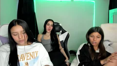 Snapshot of kimmi_foxy chatting on 20, 2, 2025 kimmi online show from 20, 2, 2025