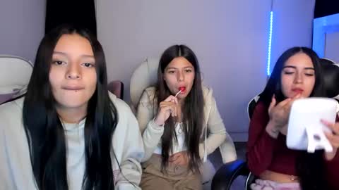 Snapshot of kimmi_foxy chatting on 22, 2, 2025 kimmi online show from 22, 2, 2025