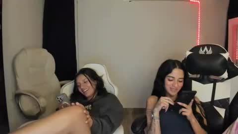 Snapshot of kimmi_foxy chatting on 27, 2, 2025 kimmi online show from 27, 2, 2025