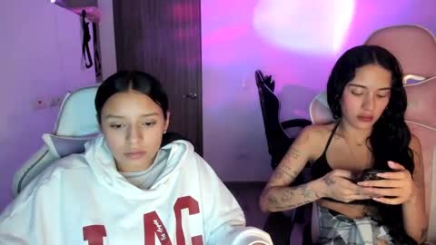 Snapshot of kimmi_foxy chatting on 12, 9, 2025 kimmi online show from 12, 9, 2025