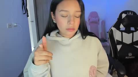 Snapshot of kimmi_foxy chatting on 28, 9, 2025 kimmi online show from 28, 9, 2025