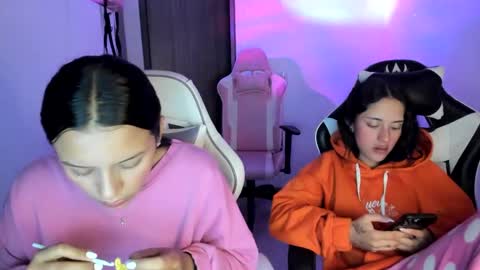 Snapshot of kimmi_foxy chatting on 1, 10, 2025 kimmi online show from 1, 10, 2025