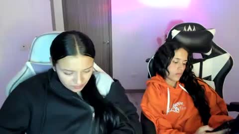 Snapshot of kimmi_foxy chatting on 2, 10, 2025 kimmi online show from 2, 10, 2025