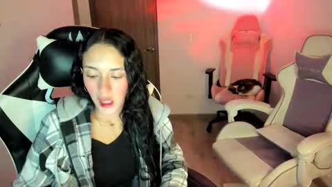 Snapshot of kimmi_foxy chatting on 10, 10, 2025 kimmi online show from 10, 10, 2025