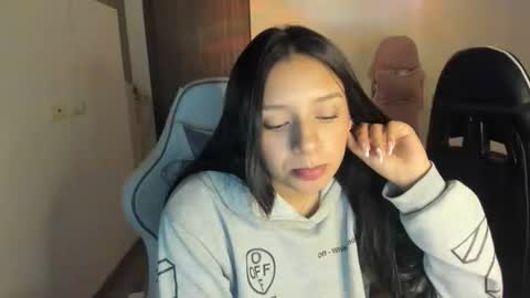 Snapshot of kimmi_foxy chatting on 27, 10, 2025 kimmi online show from 27, 10, 2025