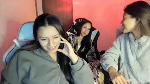 Snapshot of kimmi_foxy chatting on 28, 10, 2025 kimmi online show from 28, 10, 2025