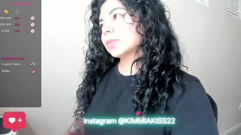 Snapshot of kimmiakiss22 chatting on 2, 1, 2025 Kimmi online show from 2, 1, 2025