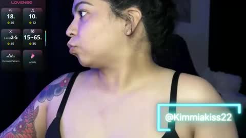 Snapshot of kimmiakiss22 chatting on 21, 10, 2025 Kimmi online show from 21, 10, 2025