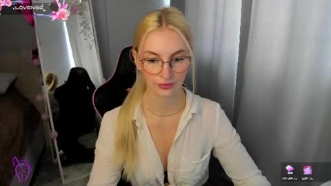 kimmy1_powell online show from 30, 6, 2026