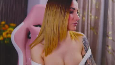 Snapshot of kimskye chatting on 22, 2, 2025 KimSkye online show from 22, 2, 2025