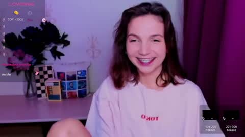 Hazel online show from 14, 7, 2026