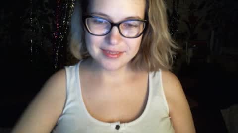 Snapshot of kindsweet chatting on 5, 3, 2025 kindsweet online show from 5, 3, 2025