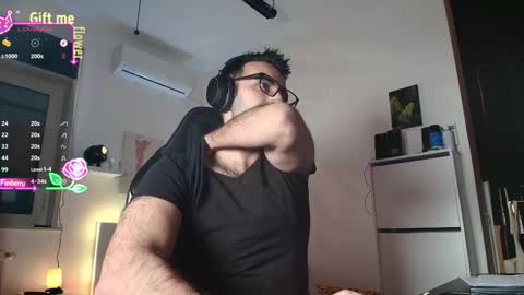 Snapshot of king7045 chatting on 14, 12, 2025 king7045 online show from 14, 12, 2025