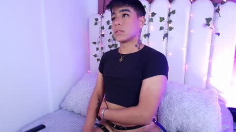 Snapshot of king_azahell chatting on 27, 12, 2024 king help me reach 100 likes online show from 27, 12, 2024