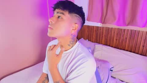 Snapshot of king_azahell chatting on 9, 3, 2026 king help me reach 100 likes online show from 9, 3, 2026