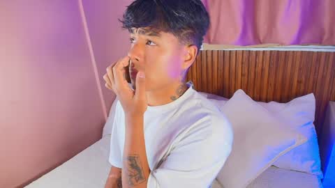 Snapshot of king_azahell chatting on 31, 3, 2026 king help me reach 100 likes online show from 31, 3, 2026