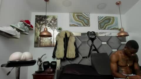 Snapshot of king_fitt_ chatting on 27, 1, 2025 HOT MEN BLACK online show from 27, 1, 2025