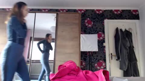 sexysexyhotwetpinkredpussy online show from 8, 5, 2026