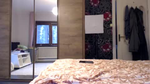 sexysexyhotwetpinkredpussy online show from 5, 7, 2026
