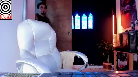 King Bear online show from 1, 12, 2025