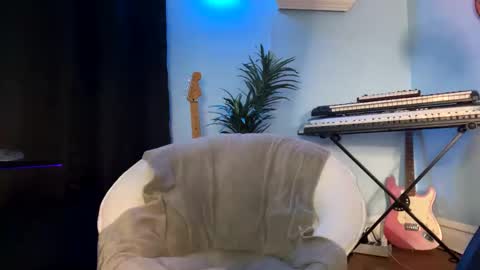 KC online show from 4, 3, 2025