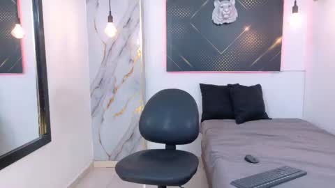 KING  online show from 7, 8, 2026