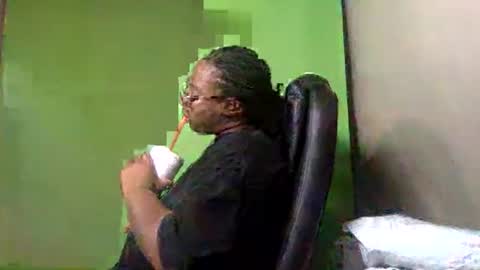 Snapshot of kingstudiobest chatting on 10, 12, 2024 kingstudiobestactor1 online show from 10, 12, 2024