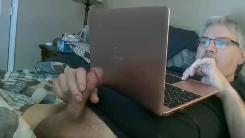 kingtongue10 online show from 1, 1, 2025