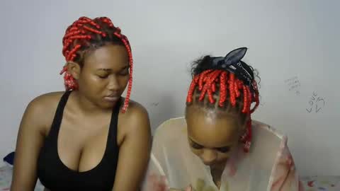 Snapshot of kinky_secrett chatting on 16, 9, 2025 Cupshee and cushey online show from 16, 9, 2025