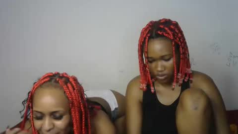 Snapshot of kinky_secrett chatting on 24, 9, 2025 Cupshee and cushey online show from 24, 9, 2025