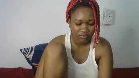 Snapshot of kinky_secrett chatting on 2, 10, 2025 Cupshee and cushey online show from 2, 10, 2025