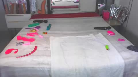 Snapshot of kinkybunz chatting on 19, 2, 2026 KinyBunz online show from 19, 2, 2026