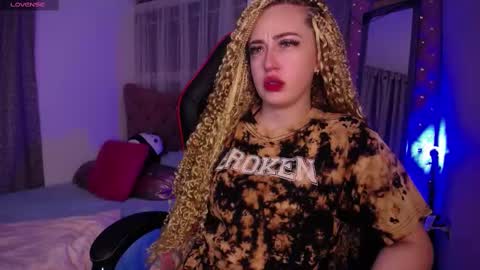 Snapshot of kinkydoll_ chatting on 19, 2, 2025 Sara online show from 19, 2, 2025