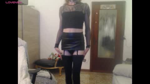 Snapshot of kinkyerikat chatting on 2, 10, 2025 Anya online show from 2, 10, 2025