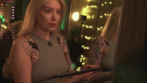 kinkylina_ online show from 9, 1, 2025