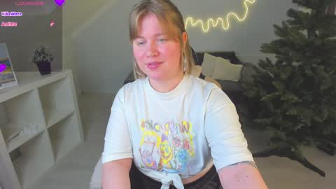 Snapshot of kira_citro chatting on 8, 12, 2024 Kira  NEXT STREAM December 4 5pm CET  11am EST online show from 8, 12, 2024