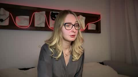 Snapshot of kira_dea_ chatting on 15, 11, 2025 Kira Dea online show from 15, 11, 2025