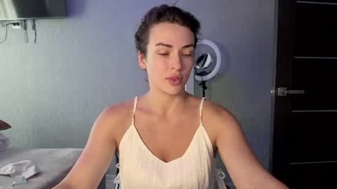 Kira love1 online show from 3, 7, 2026