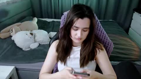 Snapshot of kira_yammy chatting on 1, 3, 2025 Kira follow me online show from 1, 3, 2025