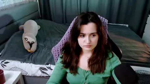 Snapshot of kira_yammy chatting on 8, 3, 2025 Kira follow me online show from 8, 3, 2025