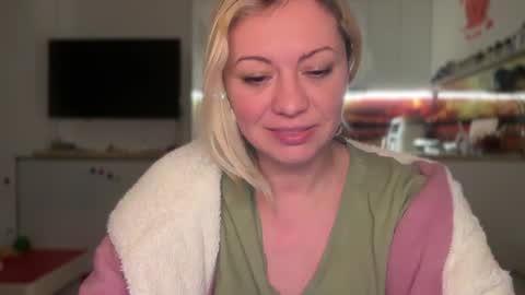 KiraDivine online show from 26, 2, 2025