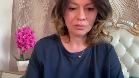 KiraDivine online show from 7, 5, 2026