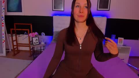 Snapshot of kiraneww chatting on 2, 12, 2025 Kira online show from 2, 12, 2025