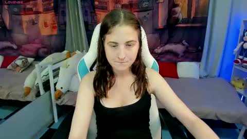 KiraParker online show from 3, 8, 2026