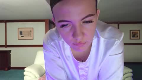 Snapshot of kirarustle chatting on 5, 12, 2025 Kira online show from 5, 12, 2025