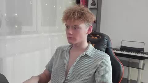 Snapshot of kirill_20_cm chatting on 27, 1, 2025 Kirill and Andrey online show from 27, 1, 2025