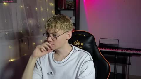 Snapshot of kirill_20_cm chatting on 5, 3, 2025 Kirill and Andrey online show from 5, 3, 2025