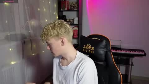 Snapshot of kirill_20_cm chatting on 8, 3, 2025 Kirill and Andrey online show from 8, 3, 2025