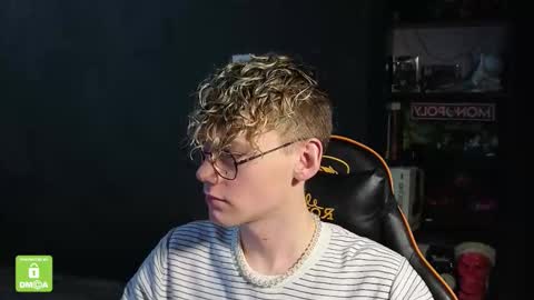 Snapshot of kirill_20_cm chatting on 28, 11, 2025 Kirill and Andrey online show from 28, 11, 2025