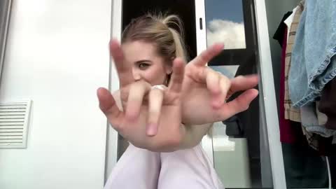 Snapshot of kirtova chatting on 14, 4, 2026 Kira online show from 14, 4, 2026